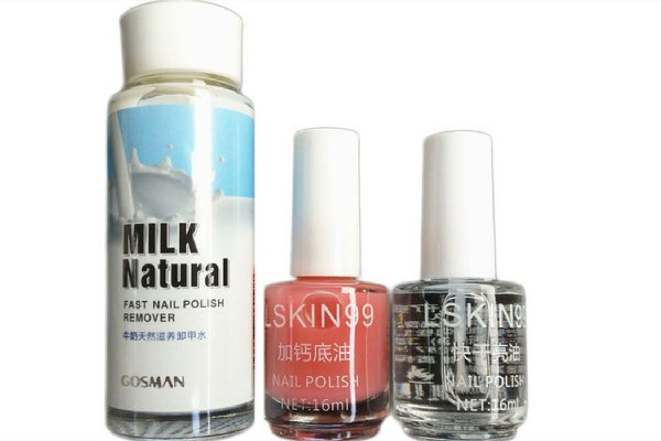 卸甲水對(duì)腐蝕皮膚嗎 卸甲水用什么洗掉 卸甲水對(duì)腐蝕皮膚嗎 卸甲水用什么洗掉