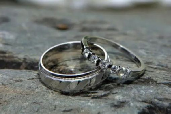 婚戒的由來與意義 婚戒可以提前買提前戴嗎 婚戒的由來與意義 婚戒可以提前買提前戴嗎