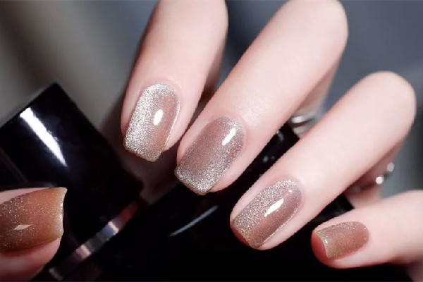 甲油膠怎么選比較好 甲油膠有什么成分不好 甲油膠怎么選比較好 甲油膠有什么成分不好