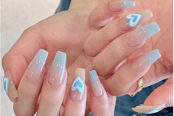 漸變美甲的詳細(xì)做法步驟 漸變美甲用什么膠 漸變美甲的詳細(xì)做法步驟 漸變美甲用什么膠