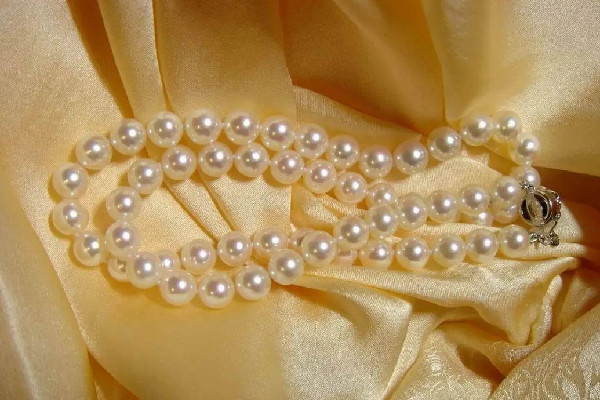 珍珠是淡水珍珠好還是海水珍珠好 珍珠淡水和海水的區(qū)別 珍珠是淡水珍珠好還是海水珍珠好 珍珠淡水和海水的區(qū)別