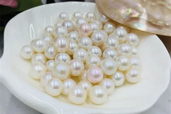 淡水珍珠有幾種顏色 淡水珍珠的等級(jí)與分類 淡水珍珠有幾種顏色 淡水珍珠的等級(jí)與分類