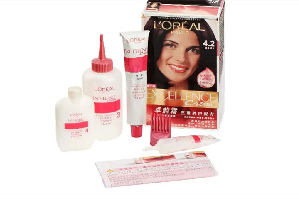 歐萊雅染發(fā)劑味道刺鼻是什么原因 歐萊雅染發(fā)劑味道怎么樣 歐萊雅染發(fā)劑味道刺鼻是什么原因 歐萊雅染發(fā)劑味道怎么樣