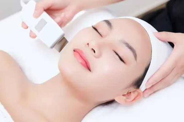 光谷艾妮美甲美睫美膚館小氣泡清潔做的舒服嗎 小氣泡清潔會(huì)不會(huì)