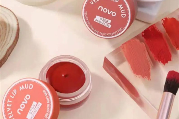 唇泥的正確涂法 唇泥涂不勻怎么辦 唇泥的正確涂法 唇泥涂不勻怎么辦