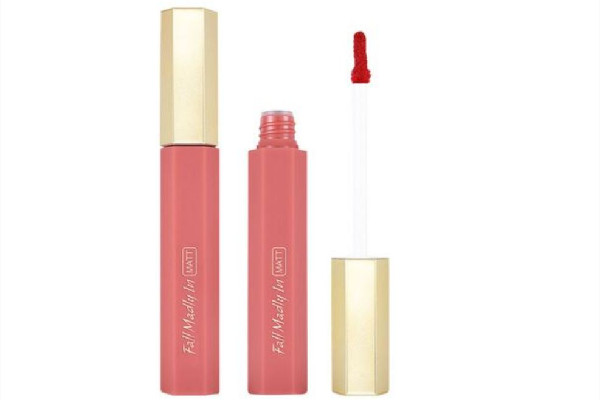 唇蜜是在口紅之前涂還是之后 唇蜜在什么時(shí)候用 唇蜜是在口紅之前涂還是之后 唇蜜在什么時(shí)候用