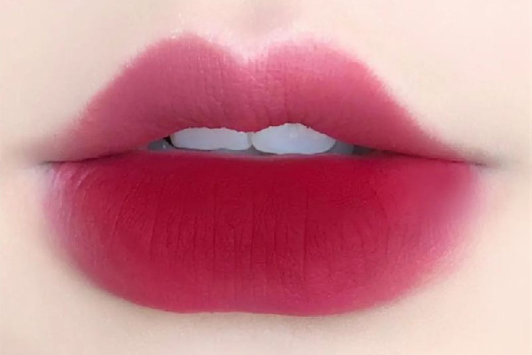 唇泥和唇釉哪個比較好 唇泥和口紅有啥區(qū)別 唇泥和唇釉哪個比較好 唇泥和口紅有啥區(qū)別