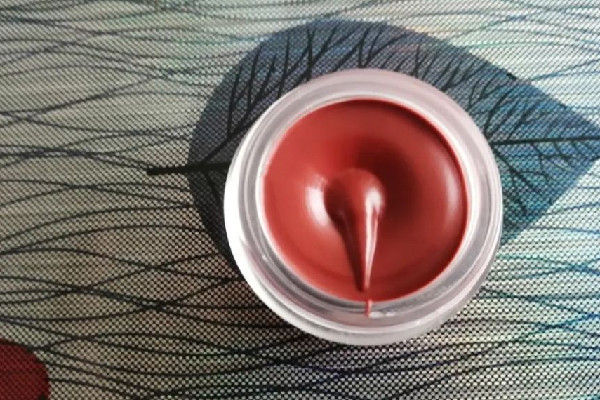 唇泥有酒精味正常嗎 唇泥會過期嗎 唇泥有酒精味正常嗎 唇泥會過期嗎