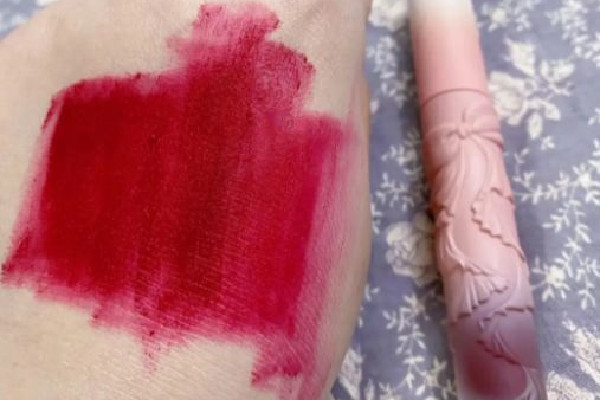 唇泥有酒精味正常嗎 唇泥會過期嗎 唇泥有酒精味正常嗎 唇泥會過期嗎