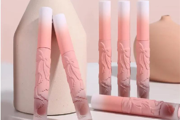 唇泥可以當腮紅嗎 唇泥涂臉上會怎樣 唇泥可以當腮紅嗎 唇泥涂臉上會怎樣