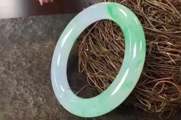 手鐲圓條和正圈哪個好 手鐲有幾種款式 手鐲圓條和正圈哪個好 手鐲有幾種款式