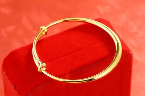 黃金手鐲什么款式好看又實(shí)用 黃金手鐲買開口的好還是圓的好 黃金手鐲什么款式好看又實(shí)用 黃金手鐲買開口的好還是圓的好