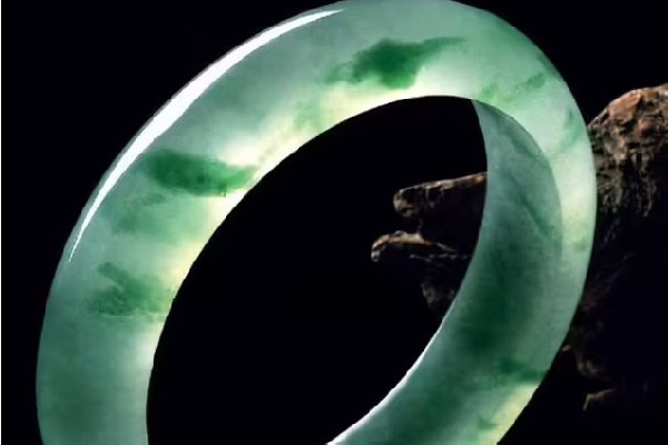 手鐲可以一直帶著不取嗎 手鐲戴多久會(huì)變潤(rùn) 手鐲可以一直帶著不取嗎 手鐲戴多久會(huì)變潤(rùn)