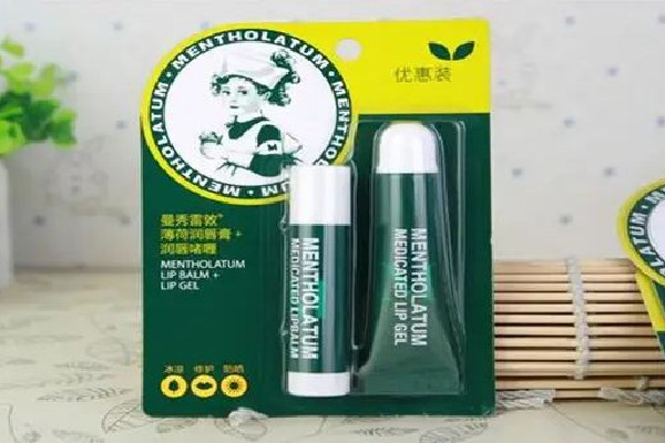 曼秀雷敦唇膏和凡士林唇膏哪個好 曼秀雷敦唇膏適合冬天嗎 曼秀雷敦唇膏和凡士林唇膏哪個好 曼秀雷敦唇膏適合冬天嗎