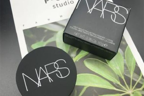 nars散粉好用嗎 nars散粉用什么粉撲 nars散粉好用嗎 nars散粉用什么粉撲