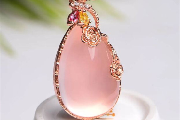 芙蓉石一般多少錢一克 芙蓉石值錢嗎 芙蓉石一般多少錢一克 芙蓉石值錢嗎