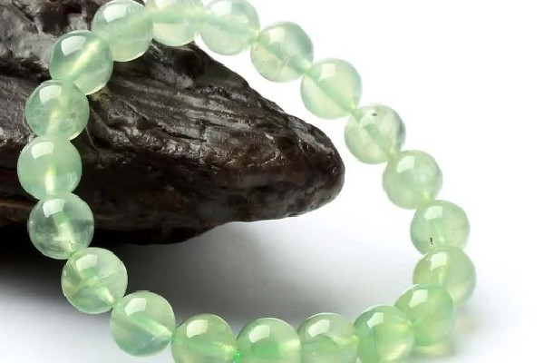 葡萄石是什么檔次的寶石 葡萄石有收藏價(jià)值嗎 葡萄石是什么檔次的寶石 葡萄石有收藏價(jià)值嗎