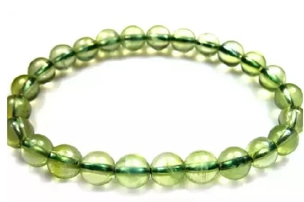 葡萄石有裂紋正常嗎 葡萄石裂紋和生長紋的區(qū)別 葡萄石有裂紋正常嗎 葡萄石裂紋和生長紋的區(qū)別