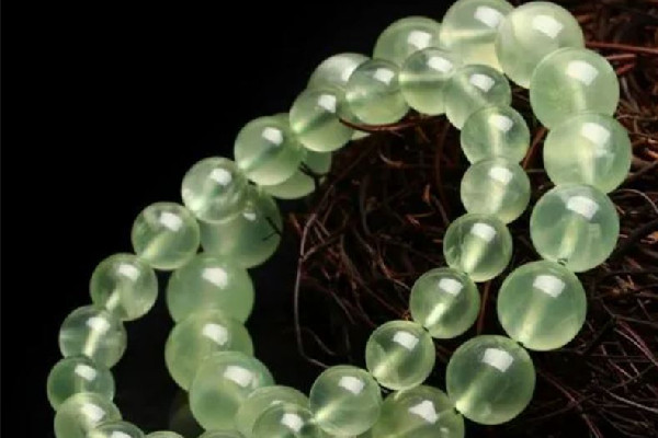 葡萄石手串價(jià)格 葡萄石手串有收藏價(jià)值嗎 葡萄石手串價(jià)格 葡萄石手串有收藏價(jià)值嗎