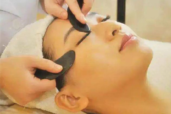 水果湖萱婭美顏美體中心店面部刮痧效果好不好 面部刮痧可以提拉緊致肌膚嗎 水果湖萱婭美顏美體中心店面部刮痧效果好不好 面部刮痧可以提拉緊致肌膚嗎