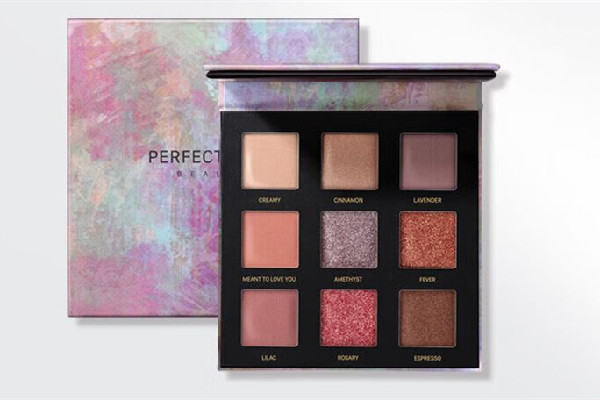 完美日記眼影盤(pán)會(huì)飛粉嗎 完美日記眼影盤(pán)怎么用