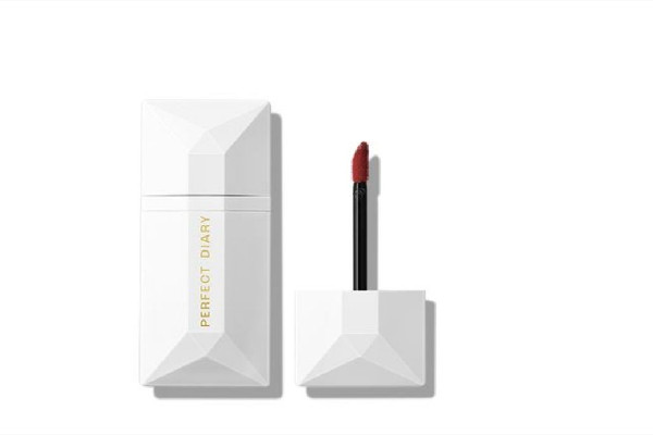 完美日記名片唇釉真假區(qū)別 完美日記名片唇釉會(huì)掉色嗎 完美日記名片唇釉真假區(qū)別 完美日記名片唇釉會(huì)掉色嗎