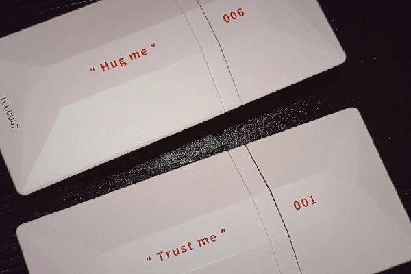 完美日記名片唇釉怎么樣 完美日記名片唇釉會(huì)沾杯嗎