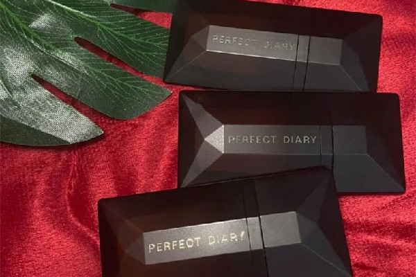 完美日記名片唇釉推薦色號(hào) 完美日記名片唇釉試色 完美日記名片唇釉推薦色號(hào) 完美日記名片唇釉試色