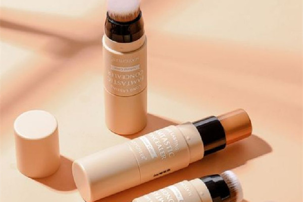 修容棒用什么暈開 修容棒可以用美妝蛋暈開嗎 修容棒用什么暈開 修容棒可以用美妝蛋暈開嗎