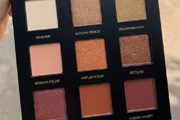 完美日記眼影盤會飛粉嗎 完美日記眼影盤怎么用 完美日記眼影盤會飛粉嗎 完美日記眼影盤怎么用