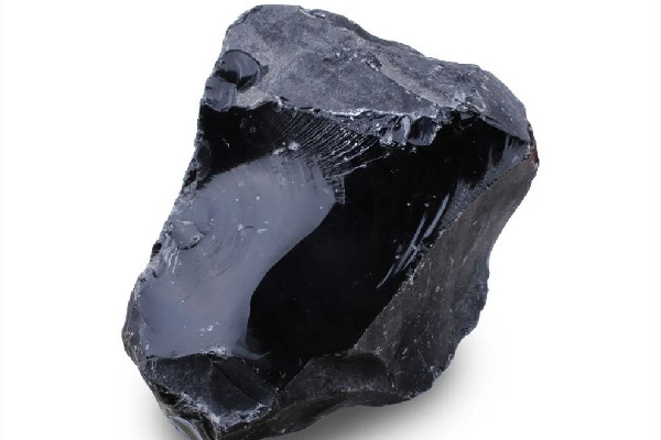 黑曜石的功效和作用 黑曜石可以辟邪嗎 黑曜石的功效和作用 黑曜石可以辟邪嗎