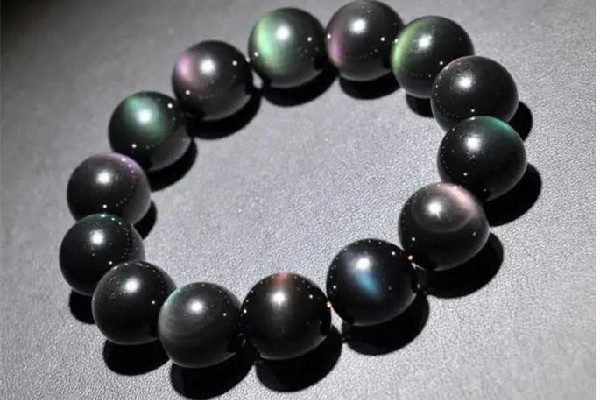 黑曜石適合什么屬相 黑曜石適合女人戴嗎 黑曜石適合什么屬相 黑曜石適合女人戴嗎