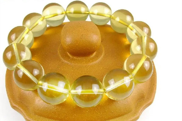 黃水晶適合什么樣的人佩戴 黃水晶適合戴在哪只手上 黃水晶適合什么樣的人佩戴 黃水晶適合戴在哪只手上