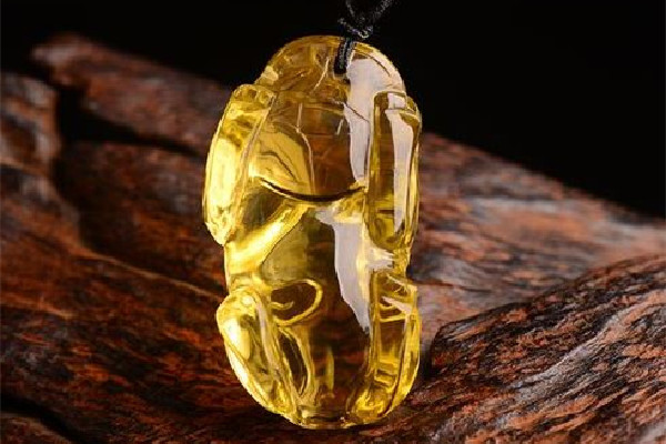 黃水晶的功效和作用 黃水晶對(duì)事業(yè)有幫助嗎 黃水晶的功效和作用 黃水晶對(duì)事業(yè)有幫助嗎