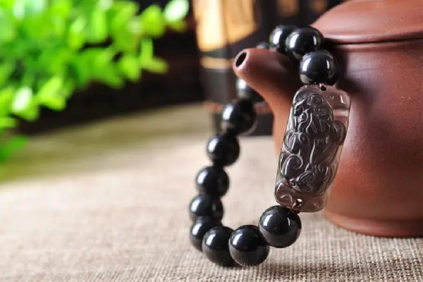 黑曜石怎么辨別真假 黑曜石有幾種顏色 黑曜石怎么辨別真假 黑曜石有幾種顏色