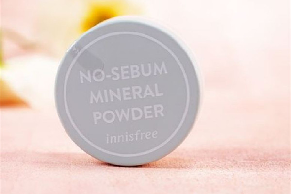 悅詩風吟散粉用洗面奶可以卸妝嗎 悅詩風吟散粉不化妝可以用嗎 悅詩風吟散粉用洗面奶可以卸妝嗎 悅詩風吟散粉不化妝可以用嗎