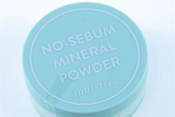 悅詩風(fēng)吟散粉有幾款 悅詩風(fēng)吟散粉適合什么年齡 悅詩風(fēng)吟散粉有幾款 悅詩風(fēng)吟散粉適合什么年齡