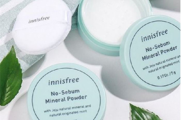 悅詩(shī)風(fēng)吟散粉里面有滑石粉嗎 悅詩(shī)風(fēng)吟散粉對(duì)皮膚有刺激嗎 悅詩(shī)風(fēng)吟散粉里面有滑石粉嗎 悅詩(shī)風(fēng)吟散粉對(duì)皮膚有刺激嗎