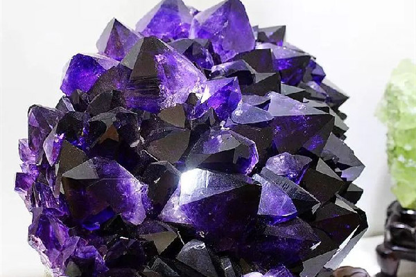 紫水晶產地哪里最好 紫水晶買什么牌子的