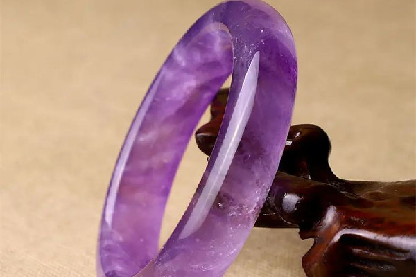 紫水晶有漸變色嗎 紫水晶有什么品種