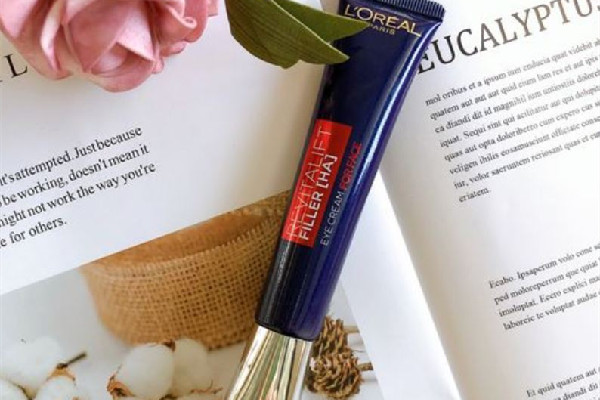 歐萊雅紫熨斗眼霜是什么質(zhì)地 歐萊雅紫熨斗眼霜好吸收嗎 歐萊雅紫熨斗眼霜是什么質(zhì)地 歐萊雅紫熨斗眼霜好吸收嗎