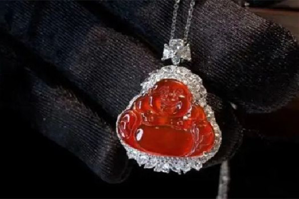 紅翡翠的價(jià)格一般是多少 紅翡翠和綠翡翠哪個(gè)價(jià)值高 紅翡翠的價(jià)格一般是多少 紅翡翠和綠翡翠哪個(gè)價(jià)值高