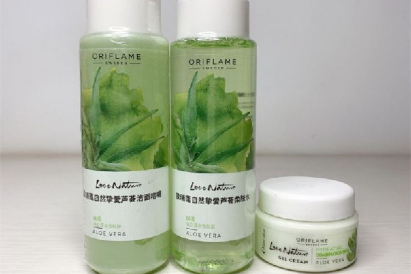 蘆薈爽膚水會(huì)黏膩嗎 蘆薈爽膚水會(huì)長(zhǎng)痘嗎