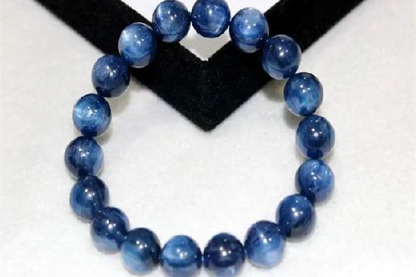 藍水晶的功效和作用 藍水晶可以轉(zhuǎn)運嗎 藍水晶的功效和作用 藍水晶可以轉(zhuǎn)運嗎