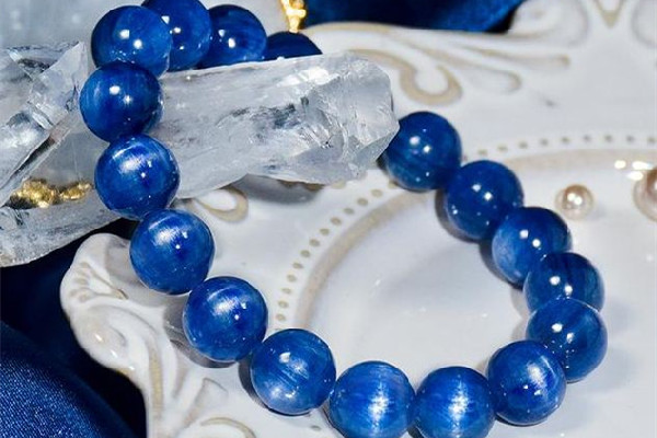 藍(lán)晶石產(chǎn)地哪個(gè)國(guó)家 藍(lán)晶石什么樣的好 藍(lán)晶石產(chǎn)地哪個(gè)國(guó)家 藍(lán)晶石什么樣的好