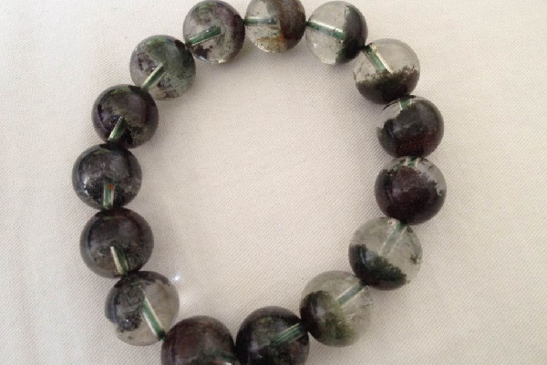 綠幽靈有幾種顏色 綠幽靈有紅皮是不是很差 綠幽靈有幾種顏色 綠幽靈有紅皮是不是很差