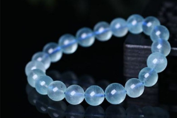 藍水晶的功效和作用 藍水晶可以轉(zhuǎn)運嗎 藍水晶的功效和作用 藍水晶可以轉(zhuǎn)運嗎