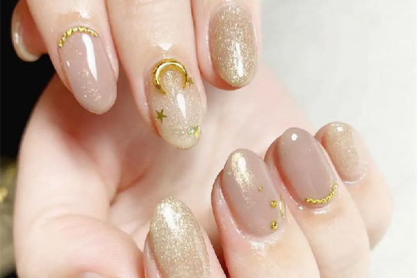 后湖奈爾美甲美睫店裸色美甲怎么樣 裸色美甲和純色美甲區(qū)別