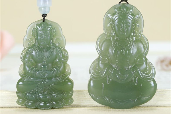 觀音吊墜什么材質(zhì)比較好 觀音吊墜買(mǎi)黃金的還是和田玉 觀音吊墜什么材質(zhì)比較好 觀音吊墜買(mǎi)黃金的還是和田玉