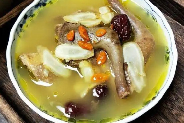 乳鴿湯用什么煲湯最好喝 乳鴿湯要煲多久 乳鴿湯用什么煲湯最好喝 乳鴿湯要煲多久